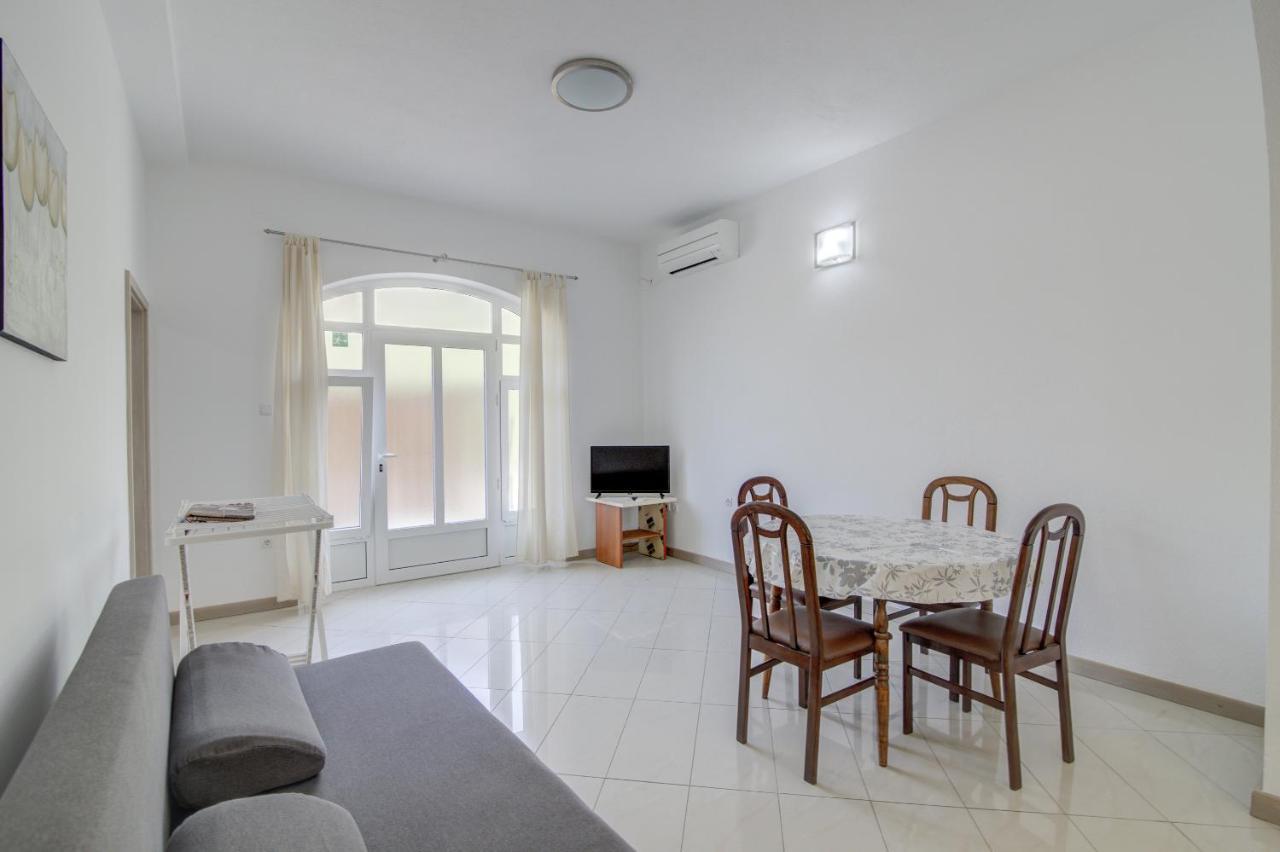Dora Apartment Senj  Bagian luar foto